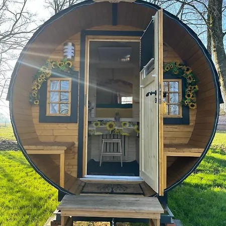 Sonnenblumenfass Campsite